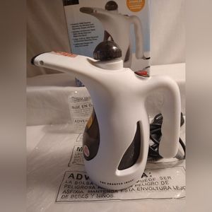 SHARPER IMAGE WRINKLE-FREE PORTABLE STEAMER /W 3 PIECE ACCESSORY KIT[***SOLD***]